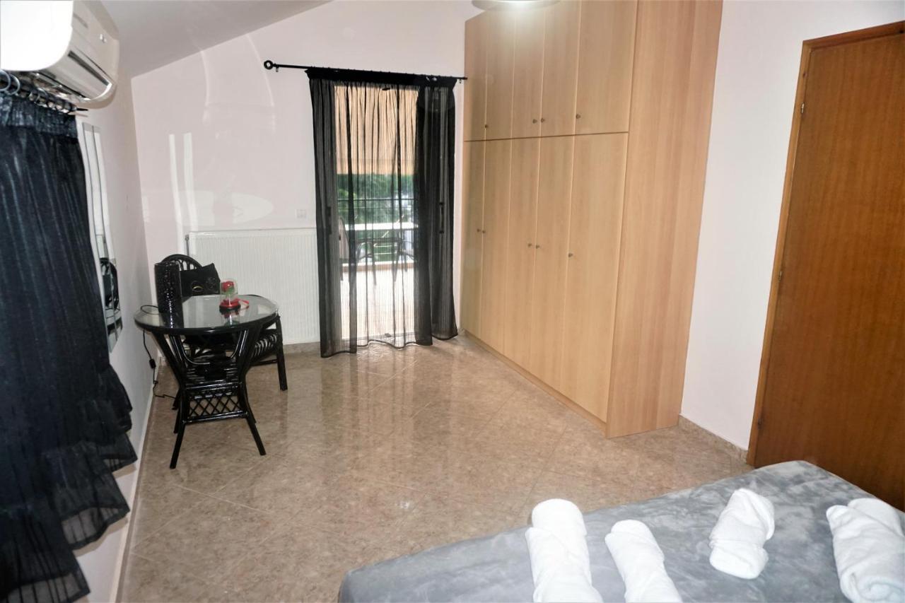 Lasithiotakis Apartments Poros  Ngoại thất bức ảnh